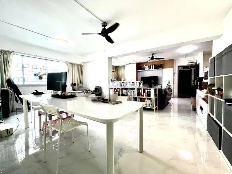 5 Room (5I) HDB for Sale in  422 Serangoon Central - Image 3